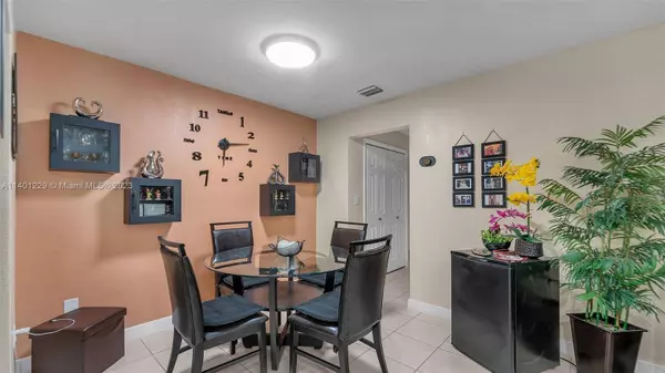 3265 Griffin Rd #106, Dania Beach, FL 33312