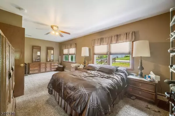 20 Seneca Trl, Jefferson Twp., NJ 07438