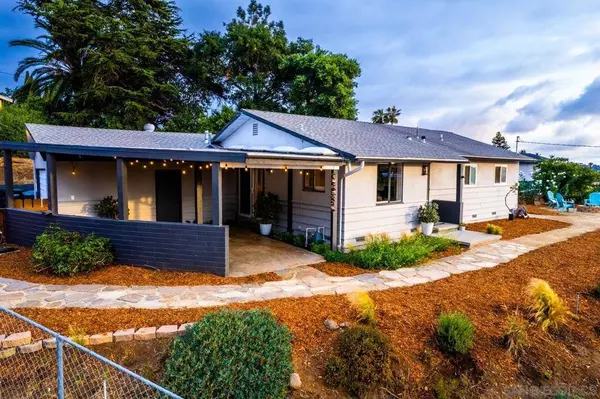 328 Peters Dr, Vista, CA 92083