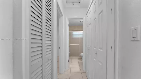 3265 Griffin Rd #205, Dania Beach, FL 33312