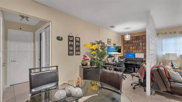 3265 Griffin Rd #106, Dania Beach, FL 33312