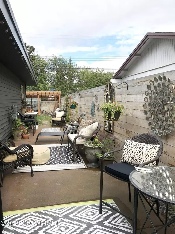 2853 Redwood PL, Anchorage, AK 99508