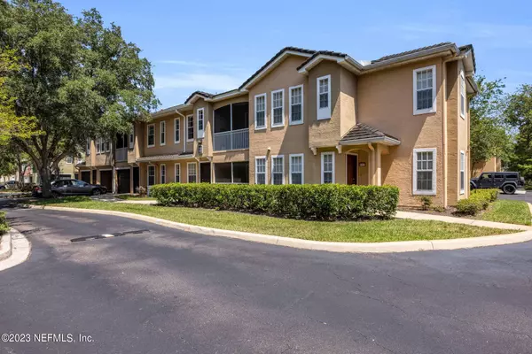 10075 GATE PKWY N #2206, Jacksonville, FL 32246