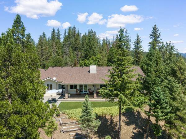 20547 Sawyer Rd, Shady Cove, OR 97539