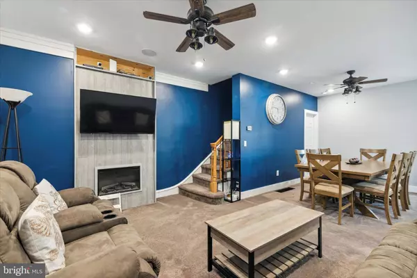 7528 LAWNDALE AVE, Philadelphia, PA 19111