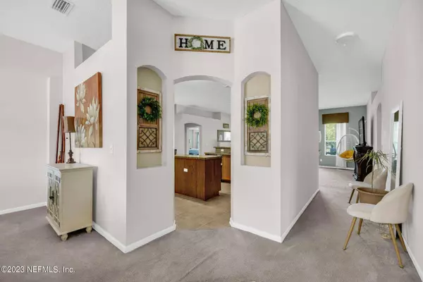 11409 CARSON LAKE DR, Jacksonville, FL 32221