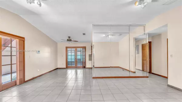 1142 SW 138th Ct, Miami, FL 33184