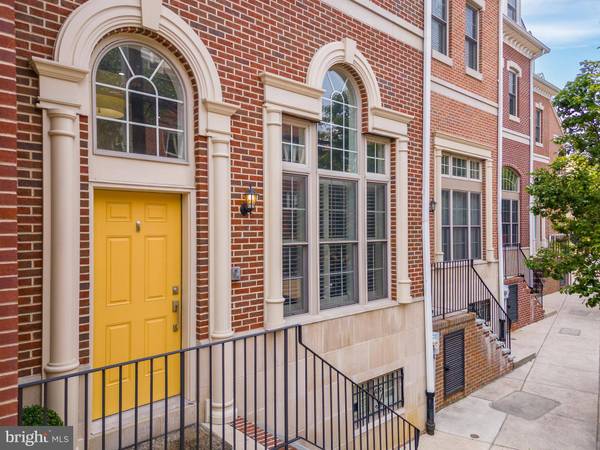 832 S SWANSON ST, Philadelphia, PA 19147