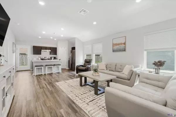 5656 MAGNOLIA DE PERCY DR, Carville, LA 70721