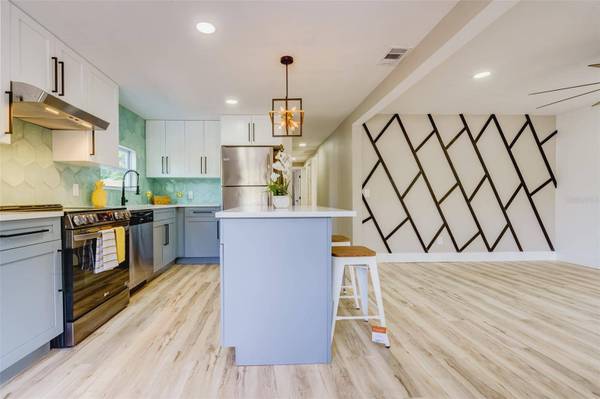 4543 S 25TH AVE S, St Petersburg, FL 33711