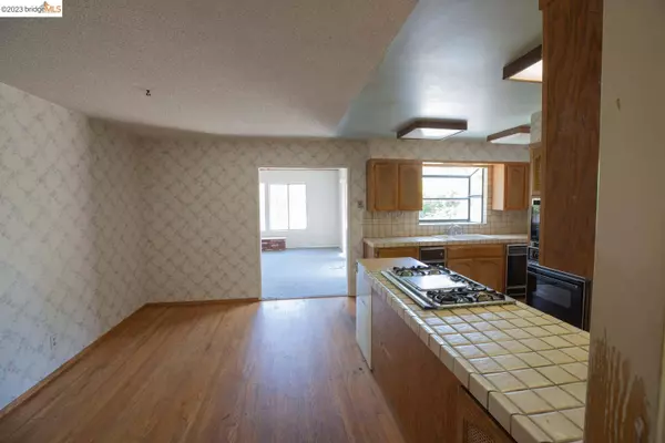 2119 Shea Dr, Pinole, CA 94564