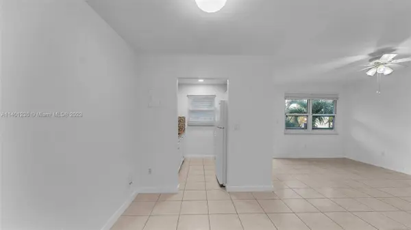 3265 Griffin Rd #205, Dania Beach, FL 33312
