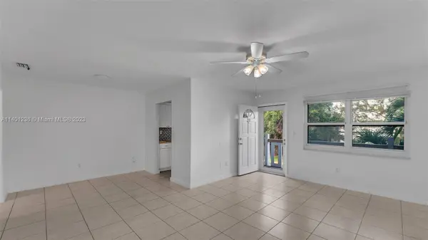 3265 Griffin Rd #205, Dania Beach, FL 33312
