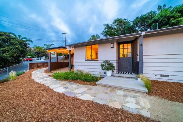 328 Peters Dr, Vista, CA 92083