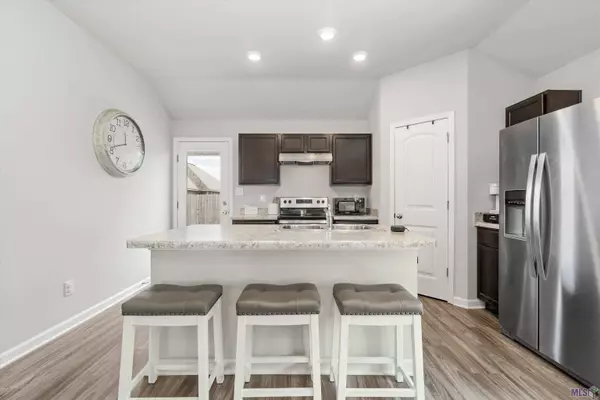 5656 MAGNOLIA DE PERCY DR, Carville, LA 70721