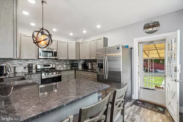 7528 LAWNDALE AVE, Philadelphia, PA 19111