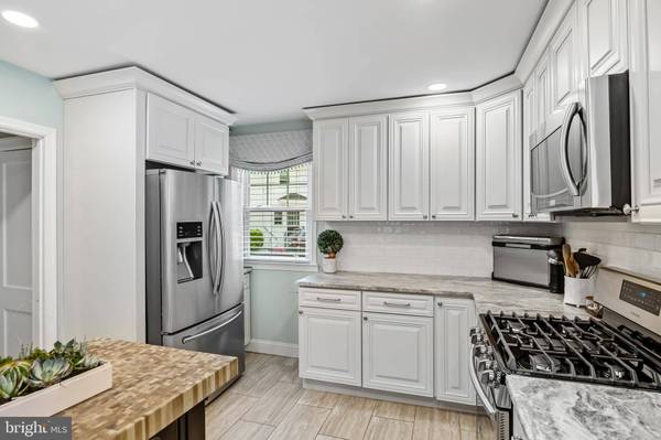 24 VALLEY VIEW TER, Moorestown, NJ 08057