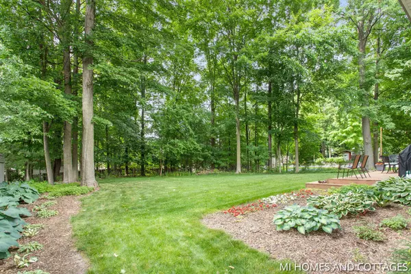 5405 Naples Cedar Drive, Wyoming, MI 49519