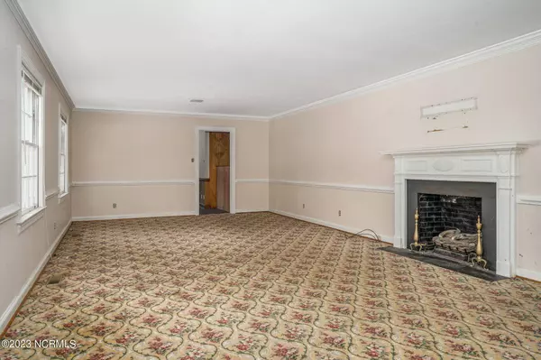 111 N Hilliard Street, Nashville, NC 27856