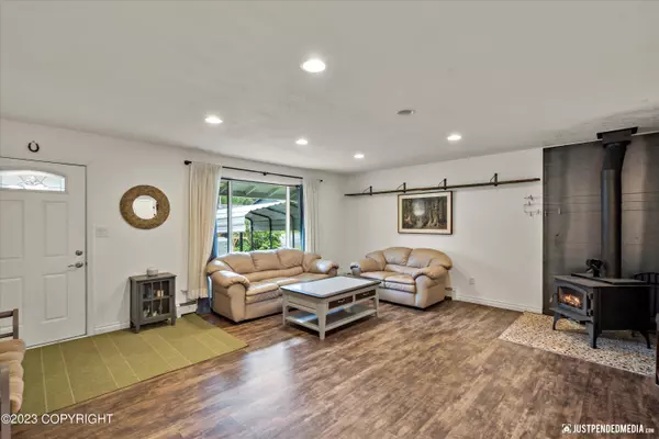 6154 E 21st AVE, Anchorage, AK 99504