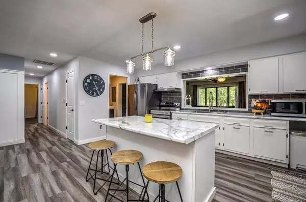 6261 Todhunter Rd, Monroe, OH 45044