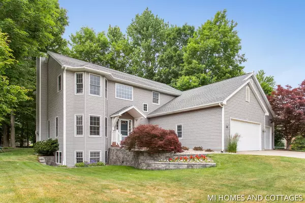 5405 Naples Cedar Drive, Wyoming, MI 49519