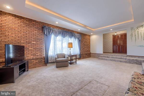 271 MEADOWBROOK AVE, York, PA 17406