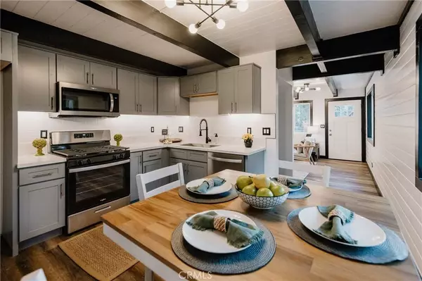 314 Spruce LN, Sugar Loaf, CA 92386