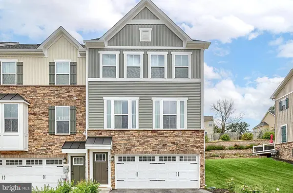 1109 ROSECROFT LN, York, PA 17403