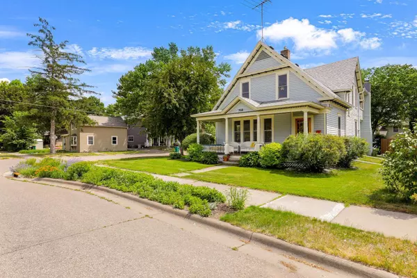 703 Pine ST W, Stillwater, MN 55082