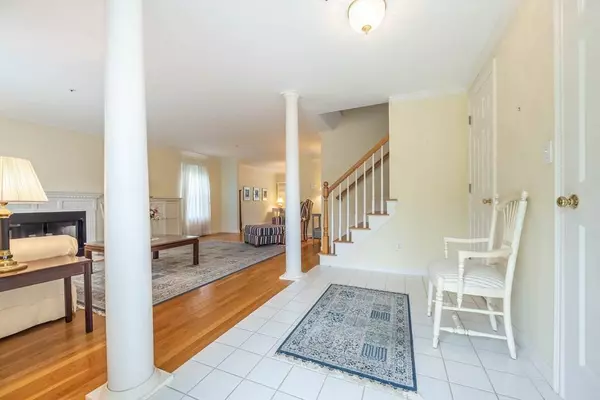 6 Peterson Rd, North Andover, MA 01845