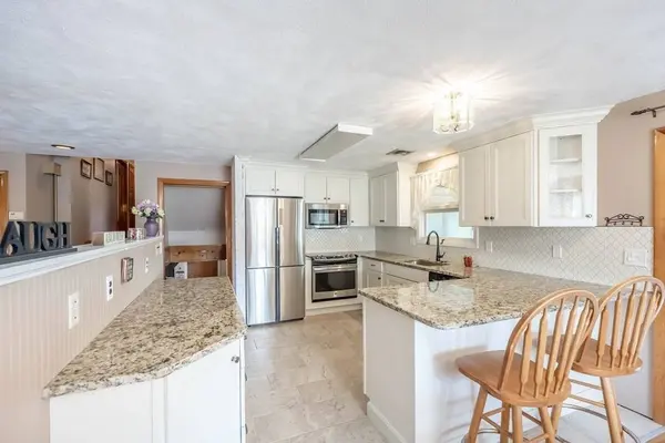 1 Presidential Ln, Methuen, MA 01844