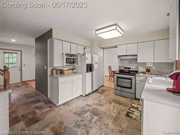 28046 GETTYSBURG Street, Farmington Hills, MI 48331