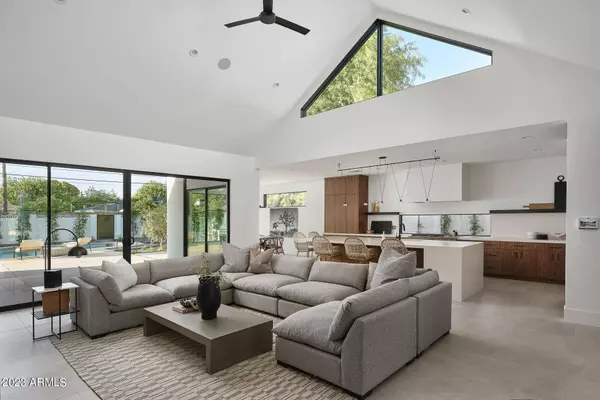 4244 E CATALINA Drive, Phoenix, AZ 85018