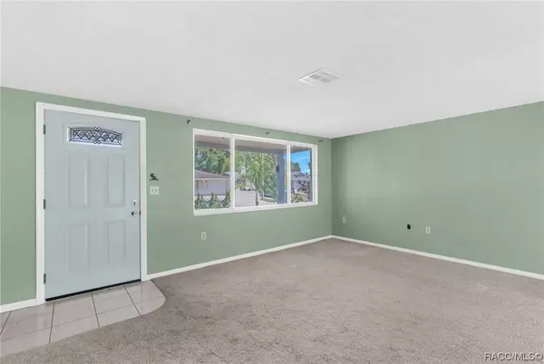 8941 Sterling LN, Port Richey, FL 34668