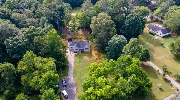 138 Carole DR NW, Calhoun, GA 30701