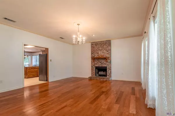 1616 HOBBITON RD, Baton Rouge, LA 70810