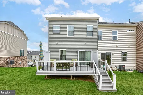 1109 ROSECROFT LN, York, PA 17403