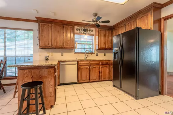 1616 HOBBITON RD, Baton Rouge, LA 70810