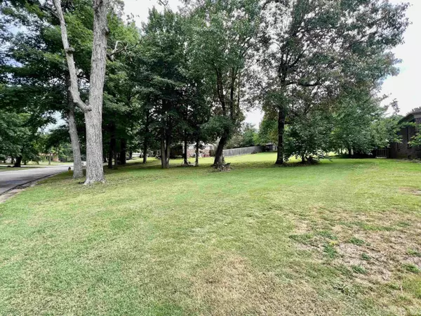 1106 SUMMERHILL DR, Paragould, AR 72450