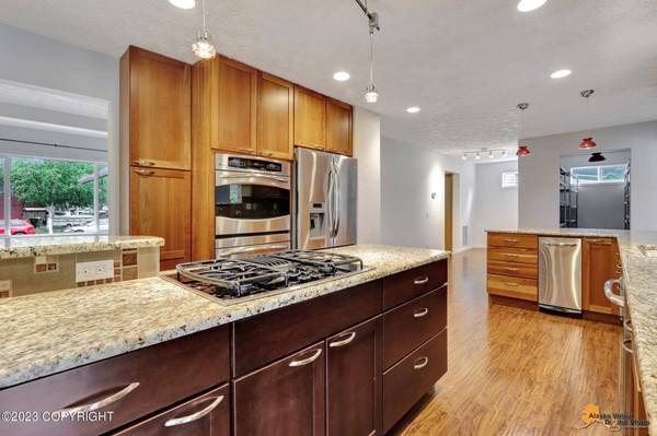 8960 Rendon DR, Anchorage, AK 99507