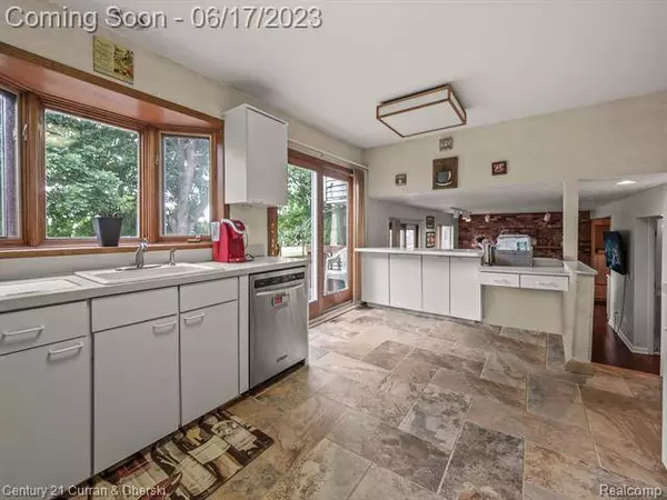 28046 GETTYSBURG Street, Farmington Hills, MI 48331