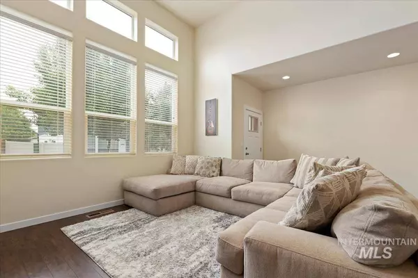 2908 N Villere Ln, Meridian, ID 83646