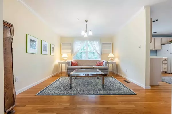 6 Peterson Rd, North Andover, MA 01845