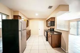 482 ROYAL PALM DR, Kissimmee, FL 34743