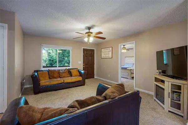 138 Carole DR NW, Calhoun, GA 30701