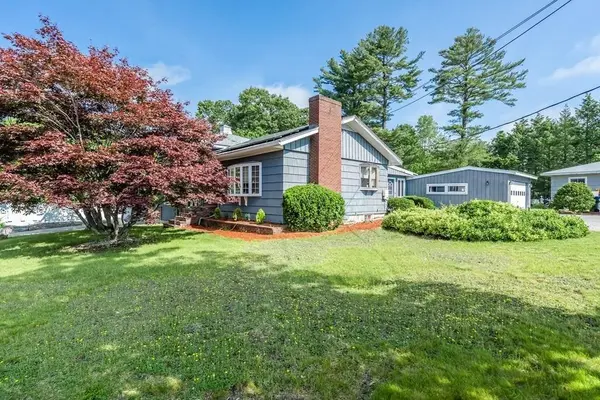 1 Presidential Ln, Methuen, MA 01844