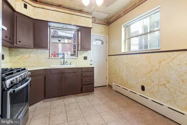 2111 S ROSEWOOD ST, Philadelphia, PA 19145