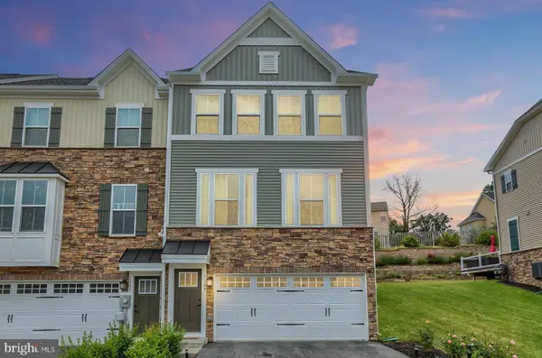 1109 ROSECROFT LN, York, PA 17403