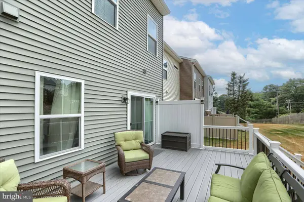 1109 ROSECROFT LN, York, PA 17403